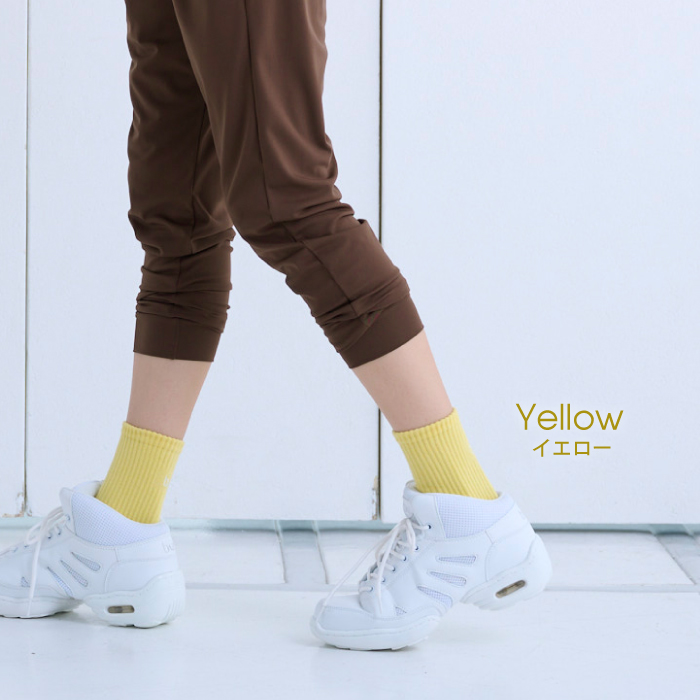 豊富なカラーバリエーションのソックス