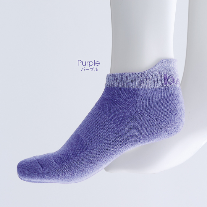 ラメがアクセントのスニーカーソックス