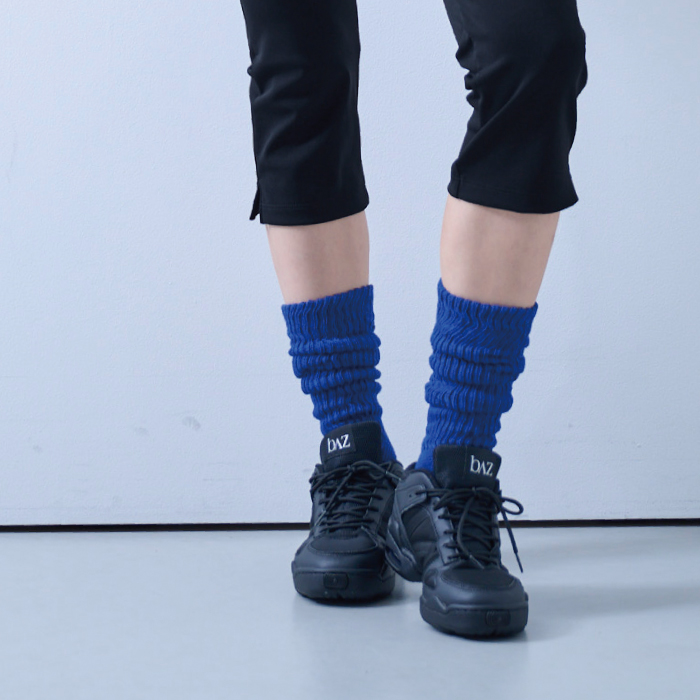 足首部分に遠赤外線の糸を編み込んだハイソックス