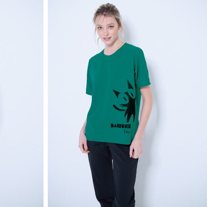 ビッグシルエットでユニセックスタイプのTシャツ