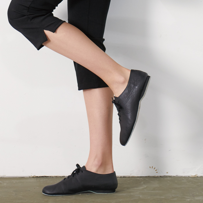 足馴染みの良い本革レザー使用のエレガントなジャズシューズ