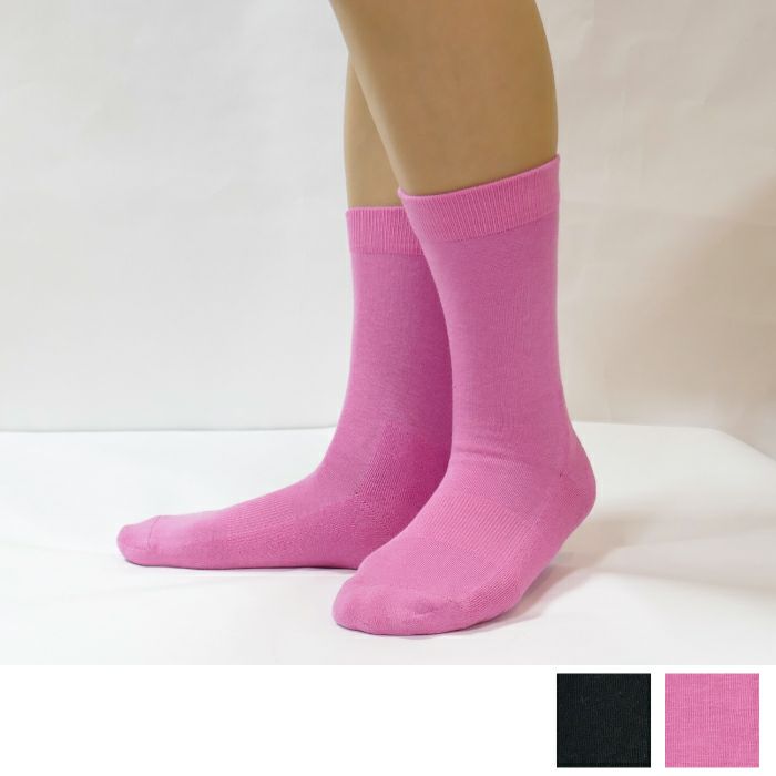 滑り止めプリントで靴の中でも安定感がある薄手クルーソックス