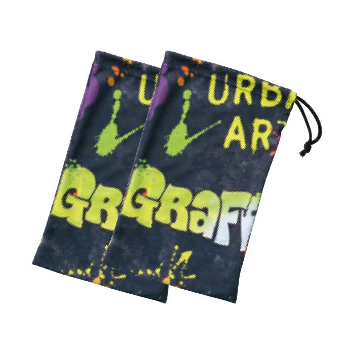 ポップなプリントの2枚組巾着バッグ