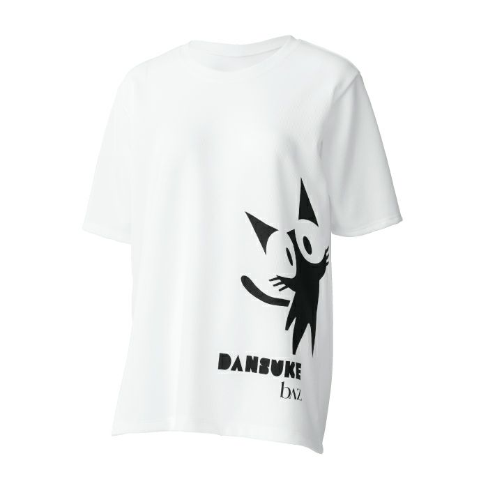 　ビッグシルエットでユニセックスタイプのTシャツ