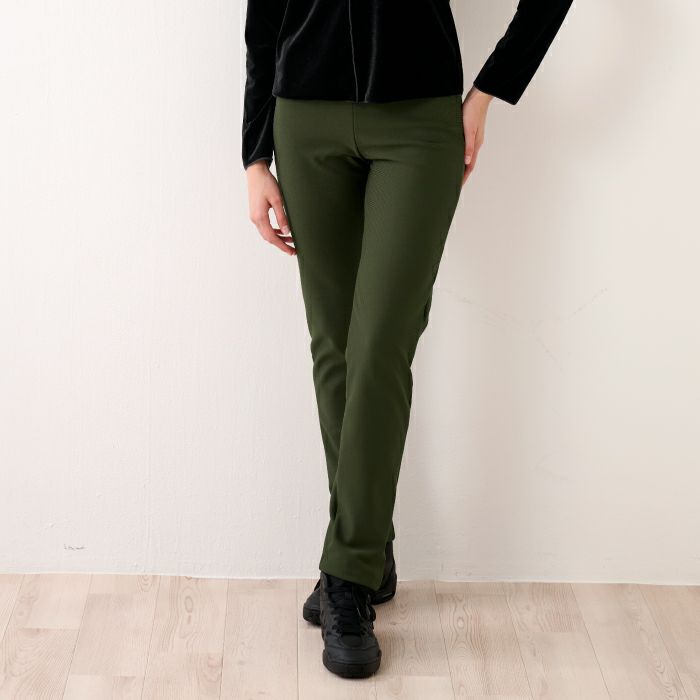 寒い季節に欠かせない動きやすい裏起毛パンツ