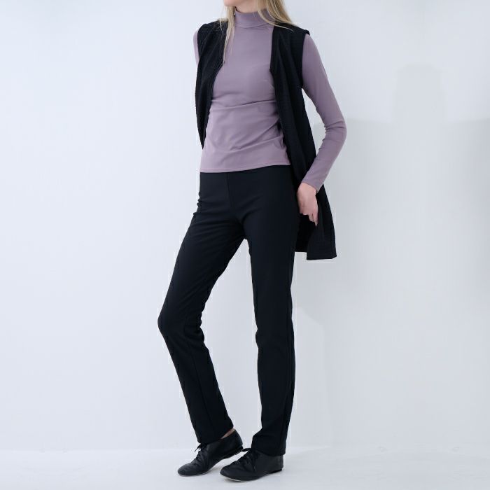 寒い季節に欠かせない動きやすい裏起毛パンツ