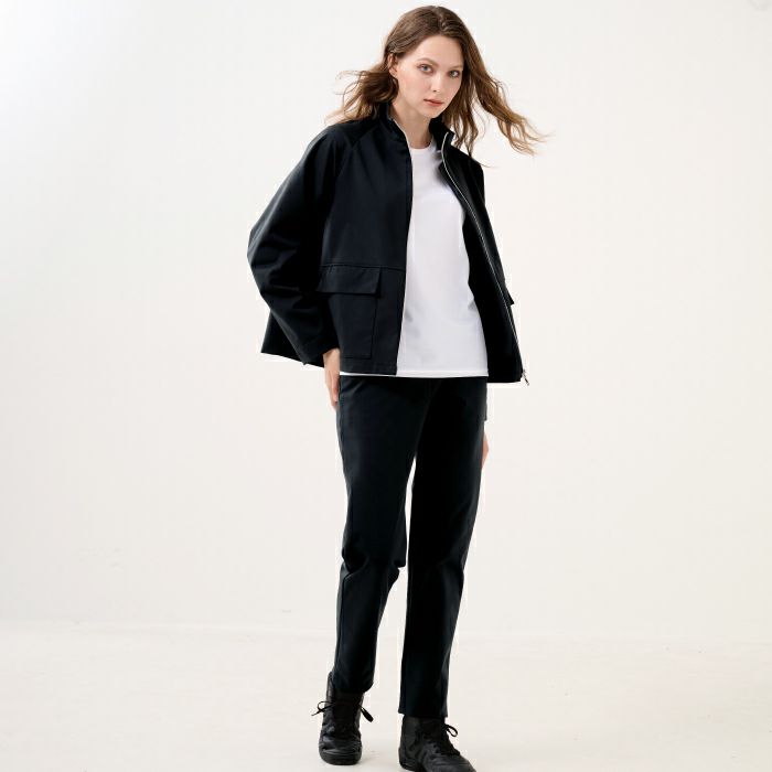 軽く羽織れるショートコート