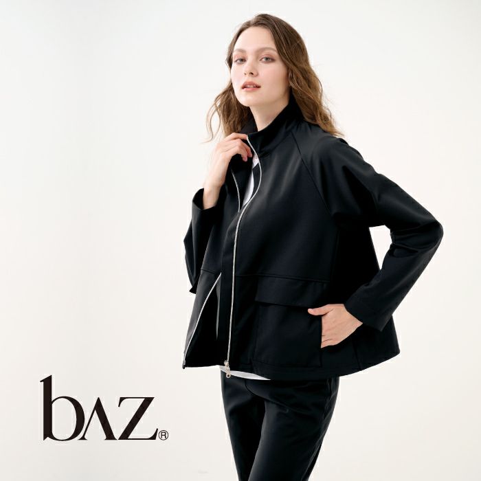 軽く羽織れるショートコート